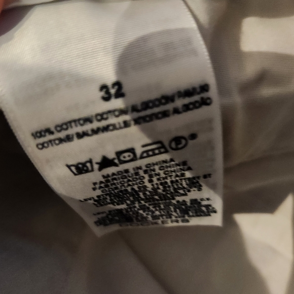 Dockers Men's Cream Flat Front Shorts - Picture 6 of 7